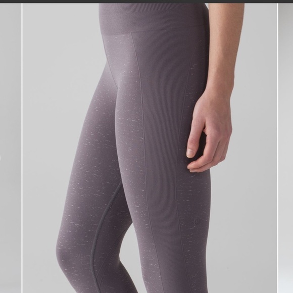 Lululemon Free To Flow Crop (17") Magnum / White - Picture 12 of 14